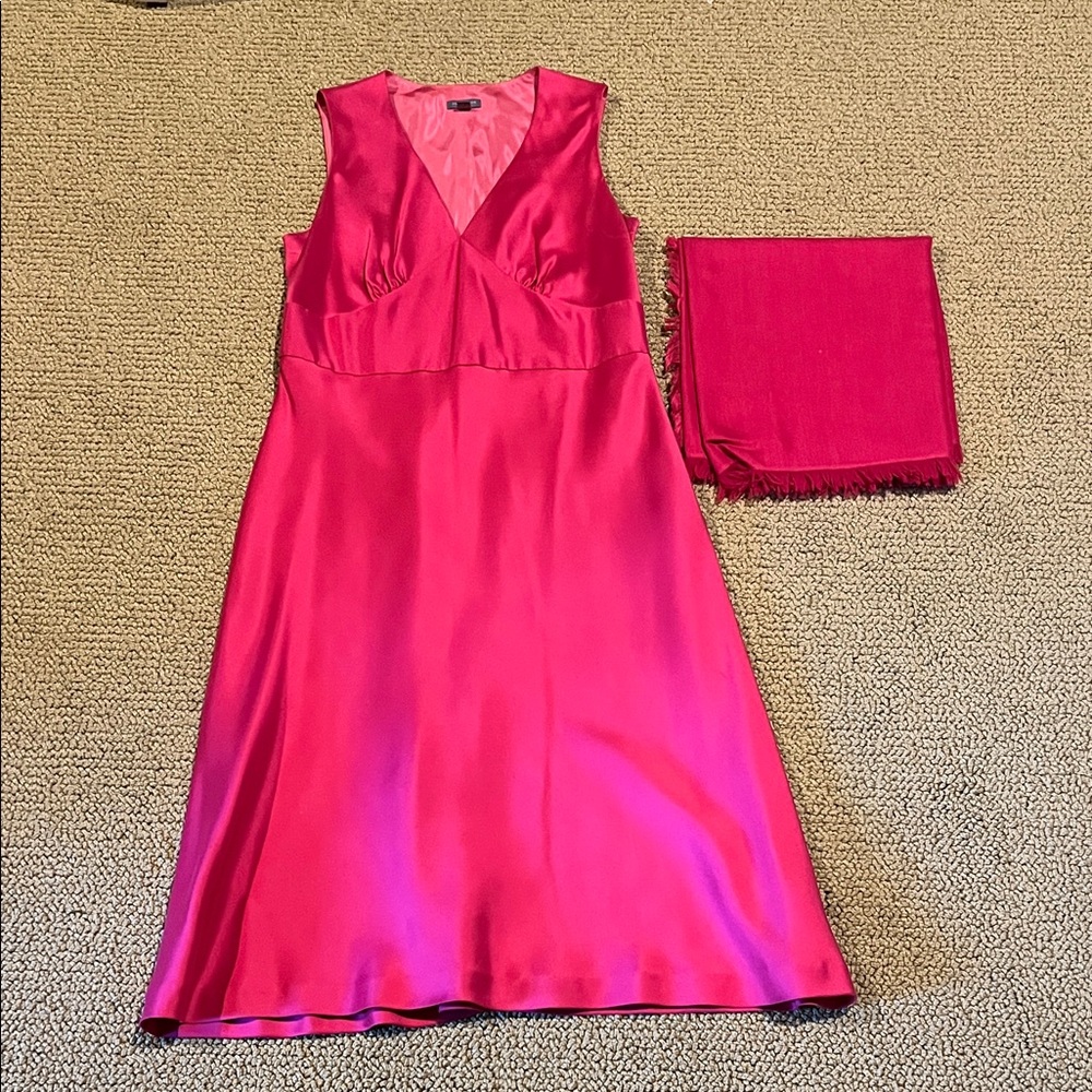 Ann Taylor Vibrant Pink Satin v neck dress with matching scarf. Sz 6